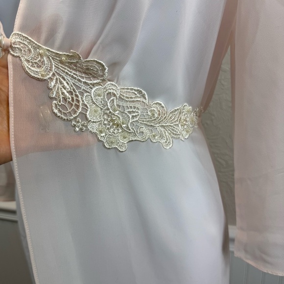 Blossom Intimates Elegant light Pink Lace Trim Robe Size Medium - Picture 3 of 10